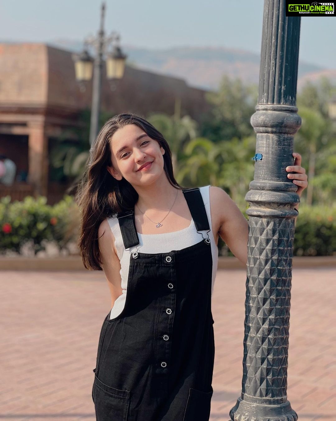 Naisha Khanna - 33.4K Likes - fit dump