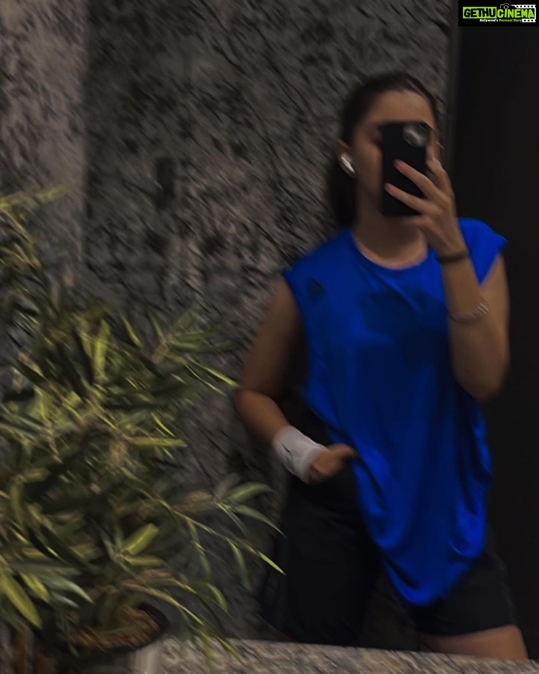 Naisha Khanna - 38.2K Likes - workout sesh couldnβt go better today.
