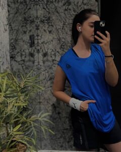 Naisha Khanna Instagram - workout sesh couldn’t go better today.