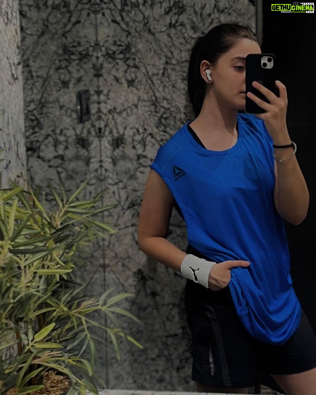 Naisha Khanna - 38.2K Likes - workout sesh couldnβt go better today.