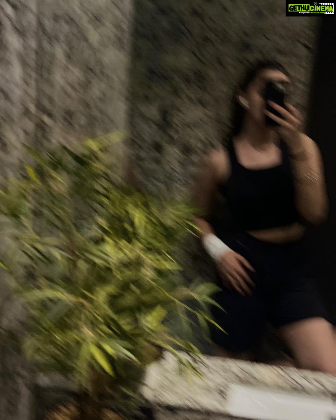 Naisha Khanna - 38.2K Likes - workout sesh couldnβt go better today.