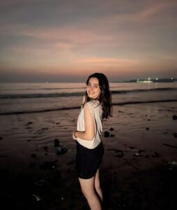 Naisha Khanna Instagram - Today 🌅💞🥹