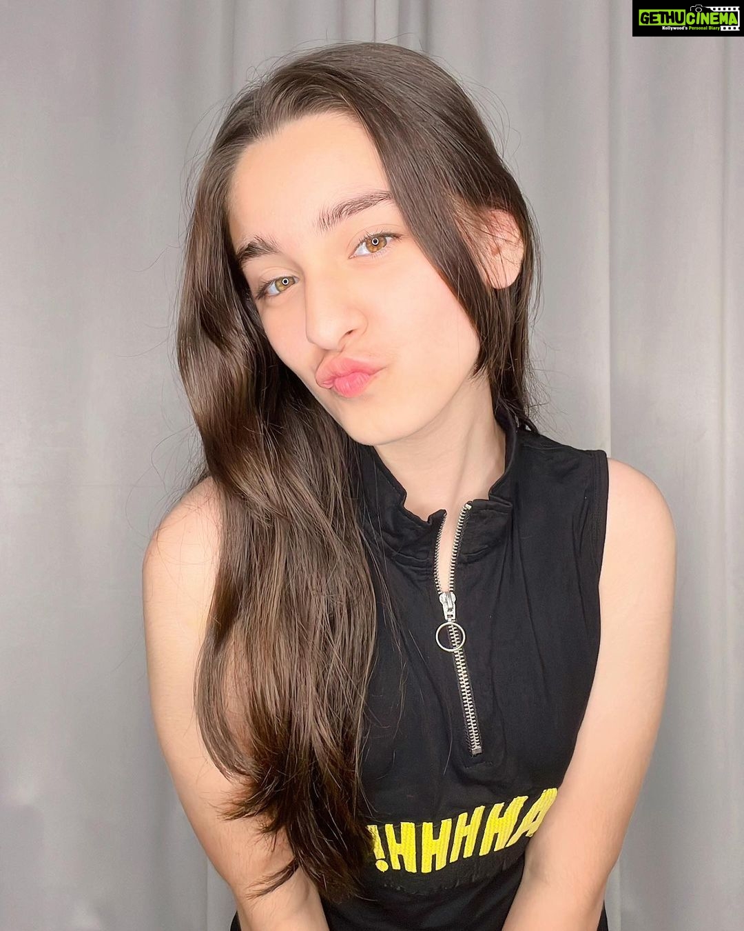 Naisha Khanna Instagram - some “at home” selfies because exam days keep you busy 😬🤍✨ also the lighting is too bright nvm 👀