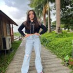 Naisha Khanna Instagram - oh darling, go and buy a personality. 🖤✨ (long awaited post)