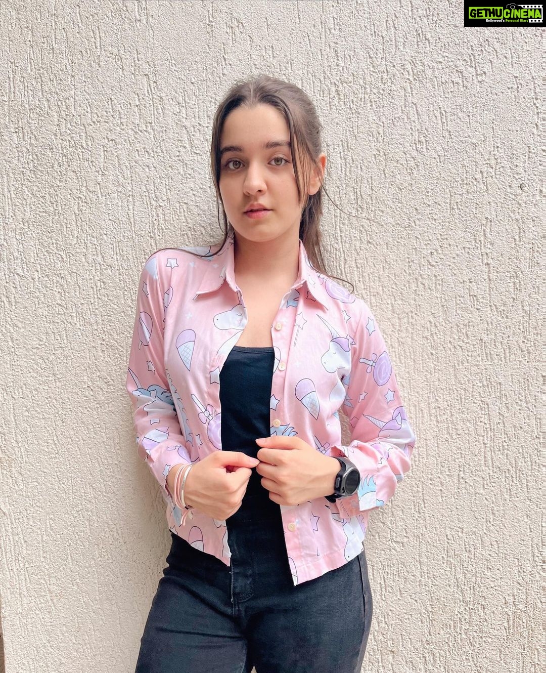 Naisha Khanna Instagram - his prettiest problem <3 👚 @elefadofficial #collab