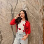 Naisha Khanna Instagram - Xmas 🤍🎅🏻✨