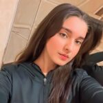 Naisha Khanna Instagram - Cause I had no idea💸🖤 #explorepage #noidea #trending #songs #slowed #remix #dance #reels #reelsinstagram