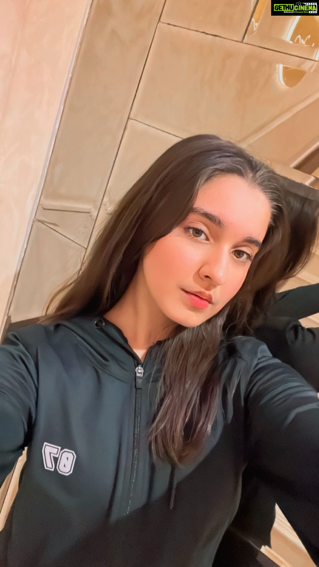 Naisha Khanna - 68.3K Likes - Cause I had no idea💸🖤
#explorepage #noidea #trending #songs #slowed #remix #dance #reels #reelsinstagram
