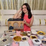 Naisha Khanna Instagram – Go checkout the “Iftar” box of @_persian_darbar_ which contains a variety of delicious foods! Thankyou for sending. 😋