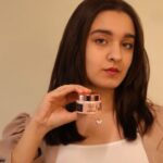 Naisha Khanna Instagram - #Ad / Get that irresistible makeup look in just one step with the all new @lakmeindia 9 to 5 CC Light Mousse!💫 Lakmé 9 to 5 CC Light Mousse promises instantly flawless skin that is simply irresistible! 😍 Just one swipe to that perfect makeup look. Available in 4 fabulous shades- Beige, Bronze, Frappe and Almond. #TheUltimateMousse #UnapologeticallyMe Get them exclusively on Myntra and Flipkart.