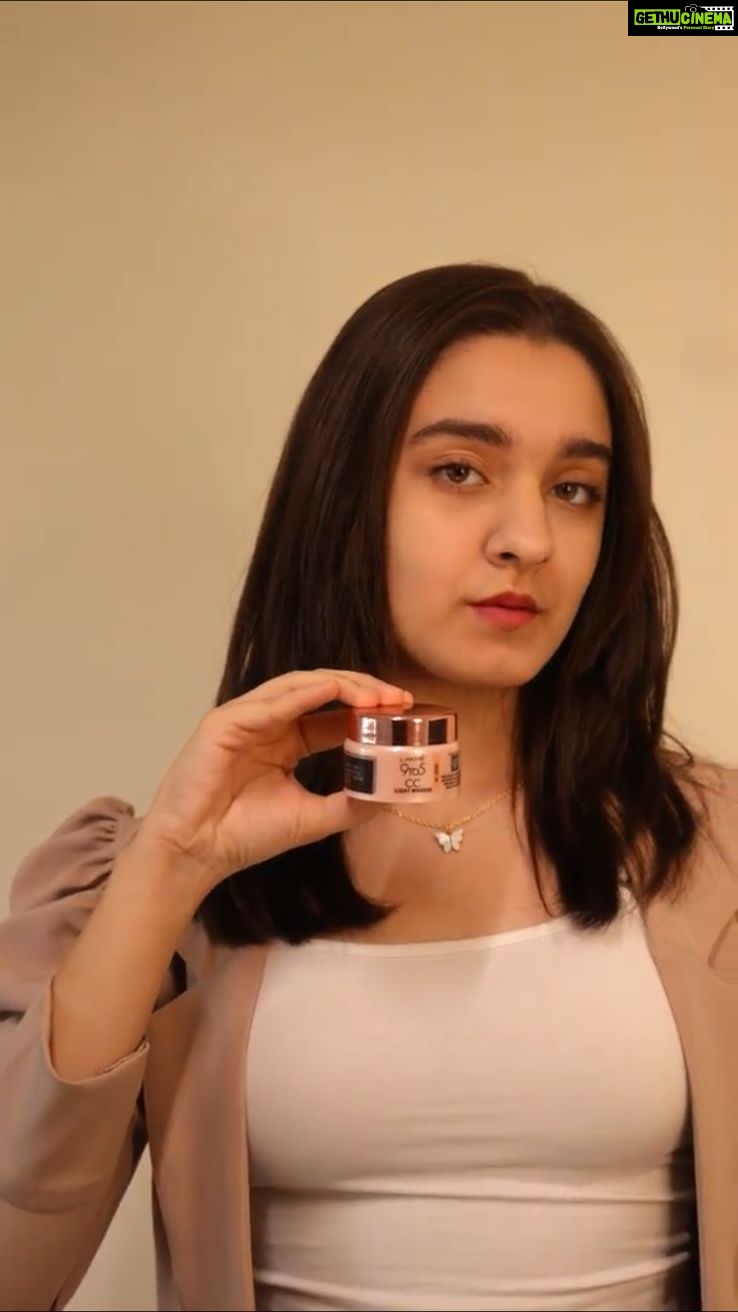 Naisha Khanna - 29.1K Likes - #Ad / Get that irresistible makeup look in just one step with the all new @lakmeindia 9 to 5 CC Light Mousse!💫
Lakmé 9 to 5 CC Light Mousse promises instantly flawless skin that is simply irresistible! 😍
Just one swipe to that perfect makeup look.
Available in 4 fabulous shades-
Beige, Bronze, Frappe and Almond.
#TheUltimateMousse
#UnapologeticallyMe
Get them exclusively on Myntra and Flipkart.