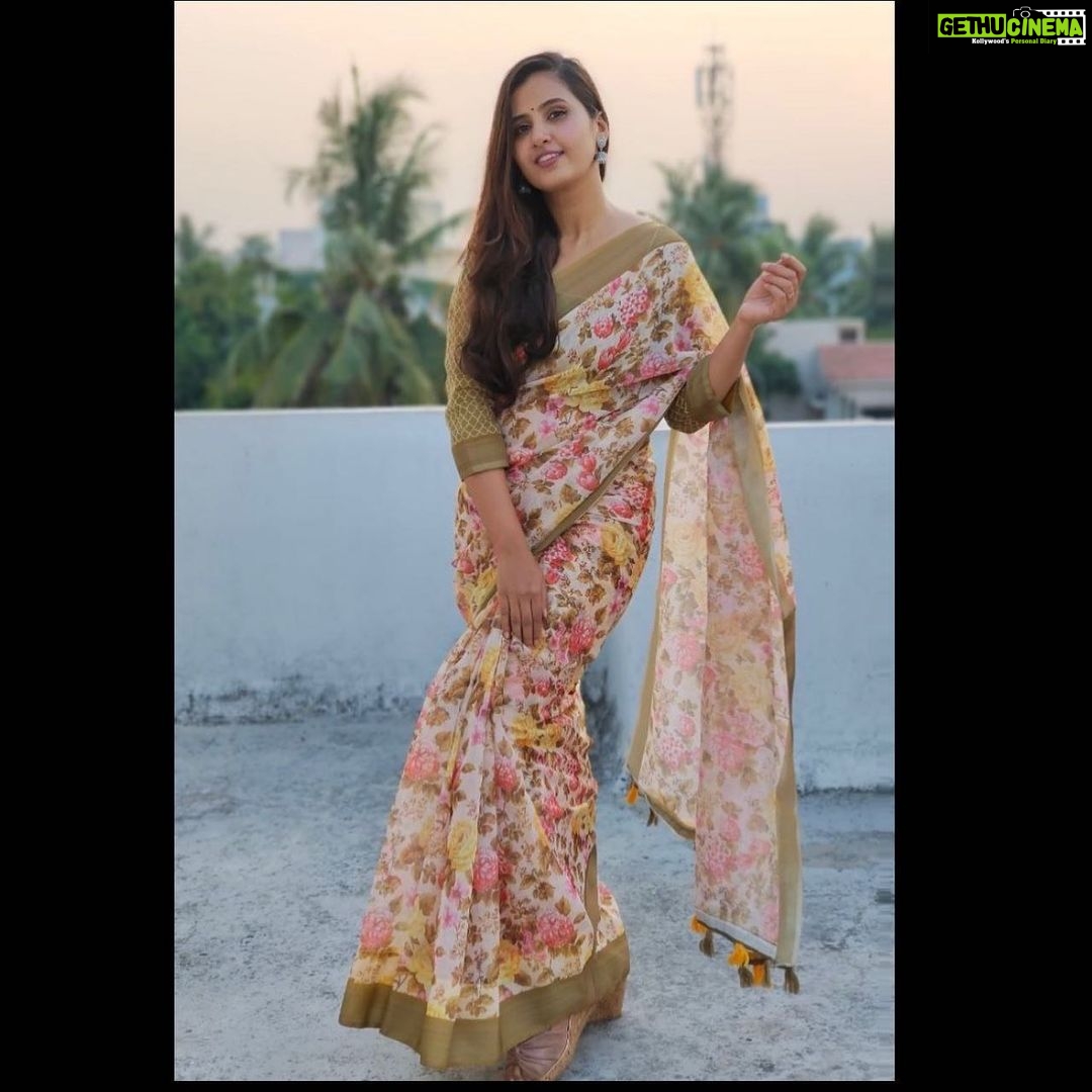 Nanditha Jennifer Instagram - Saree makes a woman look even more beautiful. šš¤ . Beautiful saree by @cyn.thiacollections . #beautiful #love #saree #cute #smile #simple #actress #jenniferr252 #instagram #instagood #instadaily #instapic #happiness #cinema #tamil #thankyou #jeusus #blouse #fashionblogger #like4likes #nomakeup