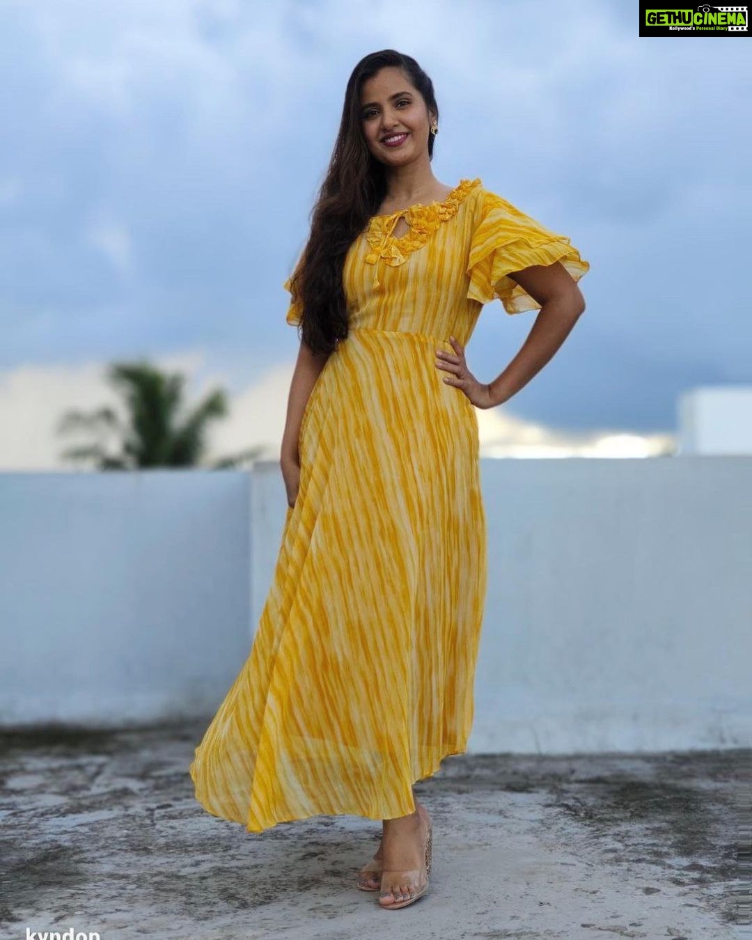 Nanditha Jennifer Instagram - Feeding wear also can be trendy!! This beautiful outfit 👗is from @feedingkurtis_akshara_clothing For best beautiful and comfortable feeding wear visit instagram page @feedingkurtis_akshara_clothing They exclusively do feeding and maternity wear They have site too. Do shopping @ https://aksharaclothing.in/home . . #feedingkurtis #newcollection #collaboration #comfortable #beautiful #actress #jenniferr252 #instagram #instagood #instadaily #picoftheday #love #cute #smile #thankyou #jesus