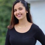 Nanditha Jennifer Instagram - 🖤🧿🖤 Thank you @anscollection7 for this lovely alphabet necklace 😍♥️ . . . #necklace #alphabet #beautiful #lovely #instagram #instadaily #instagood #cute #collaboration #actress #jenniferr252 #customised #smile