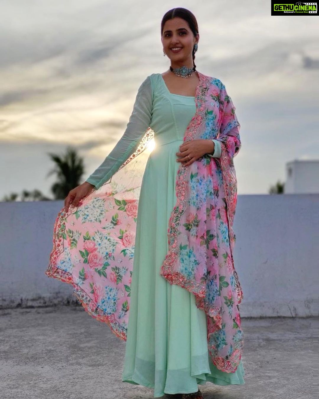 Nanditha Jennifer Instagram - Beauty is when you can appreciate yourself. When you love yourself, that's when you're most beautiful.โฅ๏ธ๐๐งฟ๐ . PC by : kasi sir . Anarkali by : @the_trendy_turns Jewellry by : @omf__store . . #blessed #beautiful #love #cute #smile #anarkali #actressjenniferr252 #jenniferr252 #celebrity #instagood #instagram #instapic #collaboration #likeforlikes #thankyou #jesus #fashionblogger