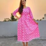 Nanditha Jennifer Instagram - "It makes a big difference in your life when you stay positive."💗🧿👍🏻 . . Feeding kurti by @fashion1atelier . . #feedingkurti #pink #beautiful #love #cute #instagram #instafashion #instagood #smile #actressjenniferr252 #celebrity #collaboration