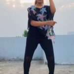 Nanditha Jennifer Instagram - 'Jolly O Gymkhana' 💃🏻 . . . #beast #song #vijay #nelson #anirudh #dance #reelsinstagram #reels #actressjenniferr252 #jenniferr252 #love #blessed #black #jollyogymkhana @nelsondilipkumar @anirudhofficial