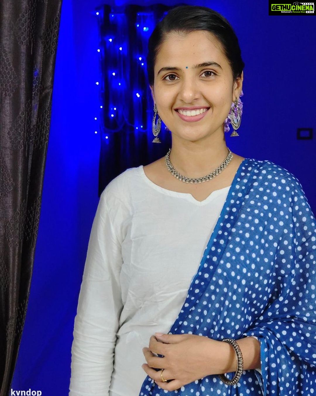 Nanditha Jennifer Instagram - நிராகரிப்புகளின் கரிசனத்தால் குறைந்தபட்சம் கிடைத்து விடுகிறது நிஜங்களின் தரிசனம் ! நமக்கான நிறுத்தம் இதுவல்ல என்பதே நிராகரிப்புகள் சொல்லுகின்ற நிதர்சனம் ! . . . #blessed #thankful #smile #love #beautiful #instagram #instadaily #instapic #actress #jenniferr252 #nomakeup #thankyou #jesus