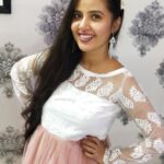 Nanditha Jennifer Instagram - Thank you @label_apsara for this beautiful dress. 🤍💗🤍💗🤍💗 . . #love #happiness #blessed #thankful #actress #jenniferr252 #instagram #instagood #birthday #girl #dress