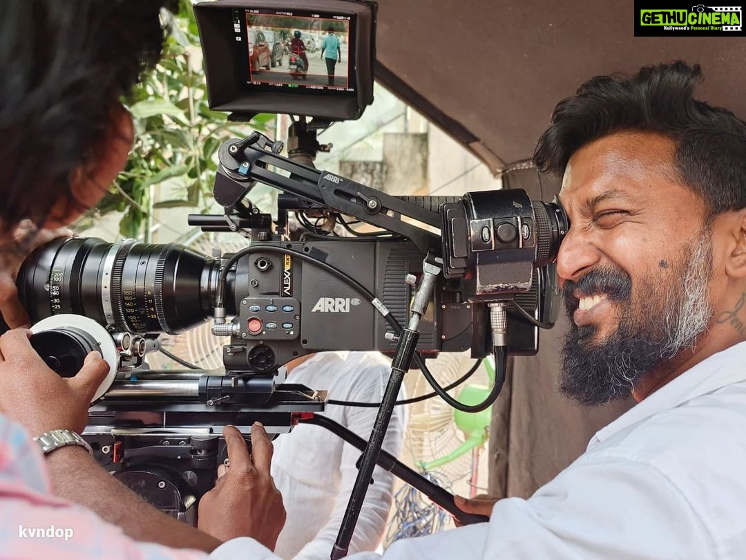 Nanditha Jennifer Instagram - That smiling face 😊🧿 with his love 🎥♥️ God bless you my love keep rocking👍🏻 @kvndop . . #smile #blessed #camera #arrialexa #kasicinematographer6 #movie #shoot #cinema #instagram #instadaily #instagood #thankyou #jesus #love #work