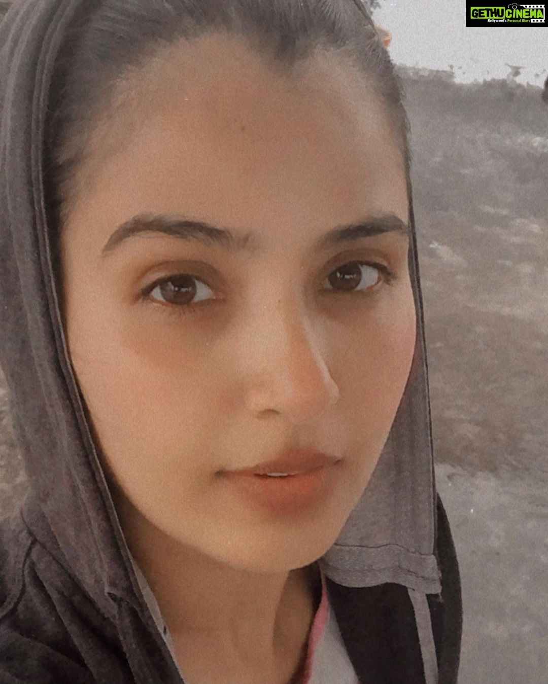 Nanditha Jennifer Instagram - Have a beautiful day ahead! Good morning!!! Insta fam♥️🧿😊
