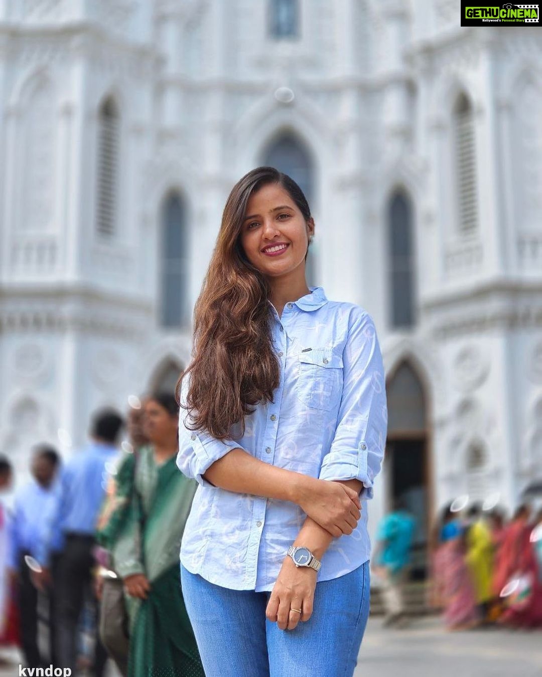Nanditha Jennifer Instagram - Blessed 💙🙏🏻 . . #blessed #church #vailankanni #peace #smile #love #cute #instagram #instagood #actress #jenniferr252 #thankyou #jeusus #picoftheday #beautiful #place #goodvibes #holy #likesforlike #catholicchurch