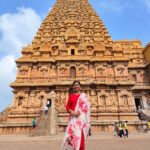 Nanditha Jennifer Instagram - Good morning Thanjai 😊🙏🏻♥️ . PC : @kvndop . #thanjaiperiyakovil #tanjiro #beautiful #love #instagram #instagood #instapic #red #smile #actress #jenniferr252 #gratitude #goodvibes #likesforlike #salwar #cholas #picoftheday