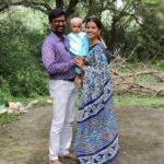 Nanditha Jennifer Instagram - ♥️😊🧿 . Saree by @cyn.thiacollections . . . #blessed #family #love #cute #happiness #instagram #instadaily #ghayaan23 #kasicinematographer6 #jenniferr252 #saree #blouse #athangudi