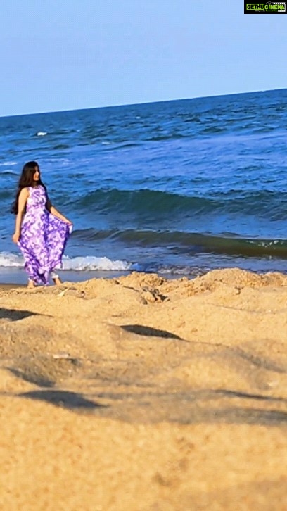 Nanditha Jennifer Instagram - #mahabalipuram #beach #beachvibes #beachday #beachphotography #sea #ocean #water #waves #sand #sunset #sunlight #shadow #walk #walking #running #breeze #breezy #instareels #instadaily #instagood