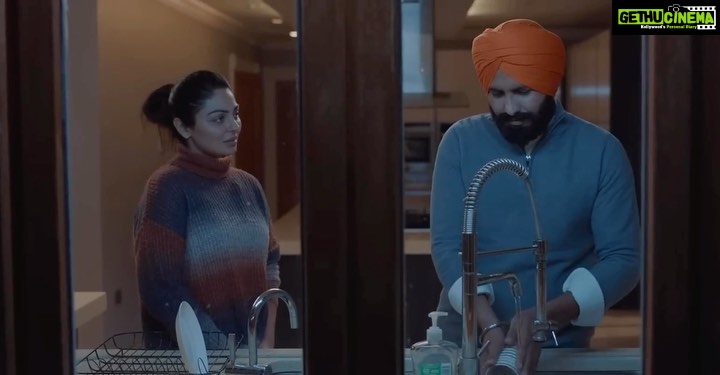 Neeru Bajwa Instagram - ਇਹ ਫਿਲਮ ਇੱਕ ਬਾਤ ਪਾਉਂਦੀ ਹੈ ਤੇ ਤੁਹਾਡੇ ਤੋਂ ਹੁੰਗਾਰੇ ਦੀ ਆਸ ਕਰਦੀ ਐ Chal Jindye …. APRIL 7 th 2023 🙏🕊️ @neerubajwa @ghuggigurpreet @kulwinderbilla @officialjassbajwa @aditidevsharma @officialrupinder_rupi @udaypratapofficial @jagdeepsinghwarring @thite_santosh @harrykahlon19 @dimpyo @munishomjee @bharat_raawat @mrbaljinder_singh @binnu_sharma @birsinghmusic @urshappyraikoti @realrickykhan @gurmohh @harinderkour5 @sukhjeetjaito @praveenaawara @vehlijantarecords @neerubajwaentertainment #ghaintboysentertainment