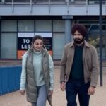 Neeru Bajwa Instagram - Es Jahano Door Kite… CHAL JINDIYE 🕊️ Trailer nu ehna pyaar deyn layi 🙏🏼🙏🏼 #linkinbio ⬆️⬆️⬆️⬆️⬆️⬆️⬆️⬆️⬆️⬆️⬆️⬆️⬆️⬆️⬆️ #trending @neerubajwa @ghuggigurpreet @kulwinderbilla @officialjassbajwa @aditidevsharma @officialrupinder_rupi @udaypratapofficial @jagdeepsinghwarring @thite_santosh @harrykahlon19 @dimpyo @munishomjee @bharat_raawat @mrbaljinder_singh @binnu_sharma @birsinghmusic @urshappyraikoti @realrickykhan @gurmohh @harinderkour5 @sukhjeetjaito @praveenaawara @rup_khatkar @itsneerubajwaentertainment @vehlijantarecords #ghaintboysentertainment