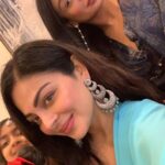 Neeru Bajwa Instagram - The love bug has hit me… woke up the sun is shining! Happy ❤️ day to my loves. ❤️ @vanmysteryman05 @bajwasabrina @gchahal @rubina.bajwa #aanaya #aalia #aakira @surinderbajwa1 @dainy56 @bobaulik56 @alyssa.aulik #tristan ❤️ @sanj_j #braden #jorden #mommaj ❤️❤️❤️