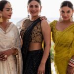 Neeru Bajwa Instagram - The love bug has hit me… woke up the sun is shining! Happy ❤️ day to my loves. ❤️ @vanmysteryman05 @bajwasabrina @gchahal @rubina.bajwa #aanaya #aalia #aakira @surinderbajwa1 @dainy56 @bobaulik56 @alyssa.aulik #tristan ❤️ @sanj_j #braden #jorden #mommaj ❤️❤️❤️