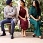 Neeru Bajwa Instagram - Thank you Delhi for all your ❤️❤️ #speechless Then there was 3… @wamiqagabbi 🤗🤗 #kalijotta #feb3 #sartindersartaj #wamiqqagabbi #neerubajwa