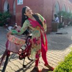 Neeru Bajwa Instagram - #kalijotta #feb3 💕 @satindersartaaj @wamiqagabbi @vijaycam @thite_santosh @sunnyrajusa @sarla1990 @princekanwaljitsingh @nikita_groverr @officialrupinder_rupi @harinderkour5 @sunnyrajusa @sarlarani1990 @jagdeepsinghwarring @harfcheema @prabhgrewalofficial @realankurverma @iam.rajinder_singh @praveenaawara @designer.nitasha @beatministerofficial @munishomjee @Omjeegroupofficial @arvindchoreographer @sukhwinderraj_ @sukhwinder.chahal1 @thaparrness @irjrajan @gurpreetkaur.bhangu.5 @swairajsandhu @balwinderbullet @cjsinghmusic @irajdhaliwal @suvindervicky @actordeepakniaz @anitadevgan101 @lalit435 @ankitadhar_07 @rajatsehgaldirector @i.amtushar @nitin_rangmeet @kanwerpal_kamboj @itskrajofficial @karanmakeovers @dilnoorkaur.official11 @timesmusichub @vhentertainmentofficial @uifilmsind @itsneerubajwaentertainment. #valentinedqy #lovesongs #romanticsong