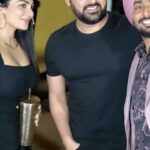 Neeru Bajwa Instagram - Huge thank you to @kapilsharma ji and team! @satindersartaaj @vijaycam @thite_santosh @sunnyrajusa @harinderkour5 @rajivthakur007 @archanapuransingh #kapilsharmashowteam