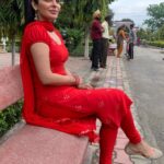 Neeru Bajwa Instagram - #kalijotta team valo thohada sareya da 🙏🏼🙏🏼🙏🏼 keep supporting. #trailer@#linkinbio #feb3 Rabia❤️