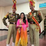 Neeru Bajwa Instagram - Happy Republic Day 🙏🏼 Thank you BSF 🙏🏼 @satindersartaaj #kalijotta Wearing @aliwarofficial 💕