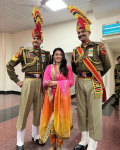 Neeru Bajwa Instagram - Happy Republic Day 🙏🏼 

Thank you BSF 🙏🏼 

@satindersartaaj #kalijotta 
Wearing @aliwarofficial 💕