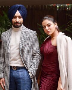 Neeru Bajwa Instagram - #kalijotta #3rdfeb #newdelhi @neerubajwa @wamiqagabbi #satindersartaaj New Delhi