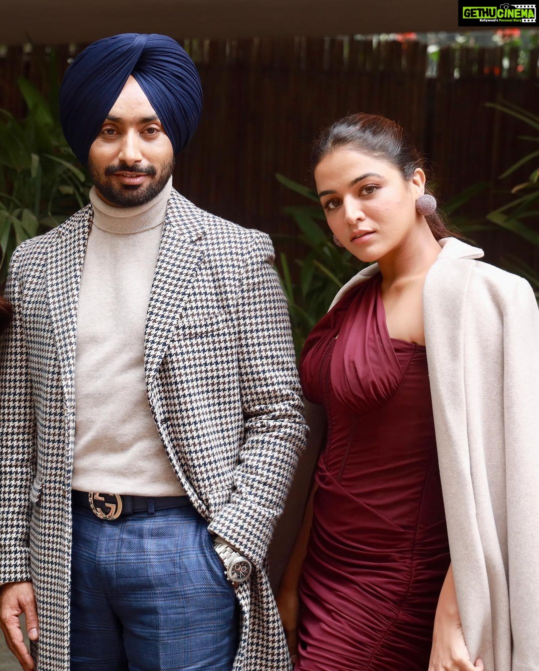 Neeru Bajwa Instagram - #kalijotta #3rdfeb #newdelhi @neerubajwa @wamiqagabbi #satindersartaaj New Delhi