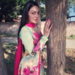 Neeru Bajwa Instagram - #kalijotta #feb3 💕 @satindersartaaj @wamiqagabbi @vijaycam @thite_santosh @sunnyrajusa @sarla1990 @princekanwaljitsingh @nikita_groverr @officialrupinder_rupi @harinderkour5 @sunnyrajusa @sarlarani1990 @jagdeepsinghwarring @harfcheema @prabhgrewalofficial @realankurverma @iam.rajinder_singh @praveenaawara @designer.nitasha @beatministerofficial @munishomjee @Omjeegroupofficial @arvindchoreographer @sukhwinderraj_ @sukhwinder.chahal1 @thaparrness @irjrajan @gurpreetkaur.bhangu.5 @swairajsandhu @balwinderbullet @cjsinghmusic @irajdhaliwal @suvindervicky @actordeepakniaz @anitadevgan101 @lalit435 @ankitadhar_07 @rajatsehgaldirector @i.amtushar @nitin_rangmeet @kanwerpal_kamboj @itskrajofficial @karanmakeovers @dilnoorkaur.official11 @timesmusichub @vhentertainmentofficial @uifilmsind @itsneerubajwaentertainment. #valentinedqy #lovesongs #romanticsong