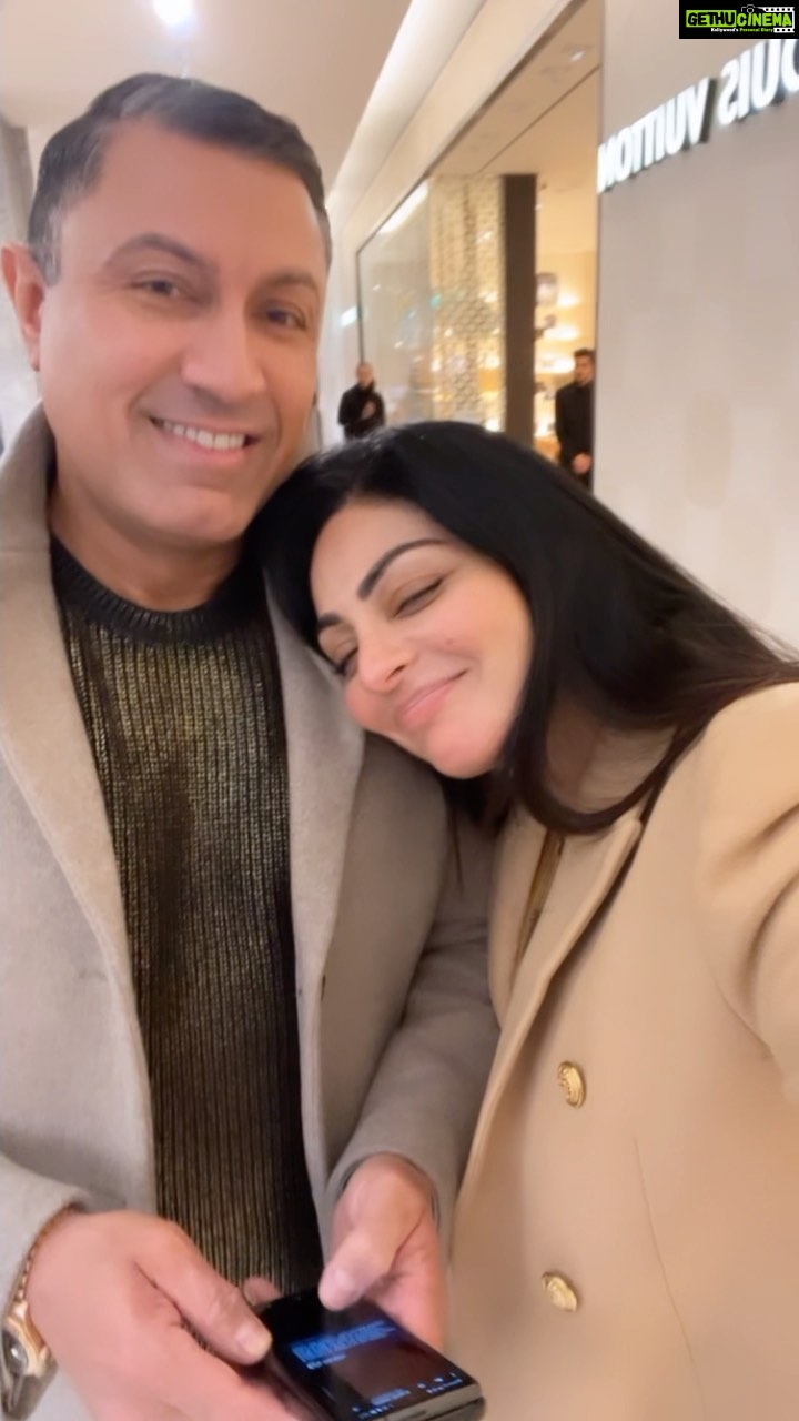 Neeru Bajwa Instagram - All I want for Christmas is you and… wrapped up in a big bow 🎁 love you @vanmysteryman05 ….. thank you #2022. Lets work harder #2023 #bekind #love #eachother #celebrate yourself and eachother ❤️
