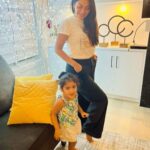Neeru Bajwa Instagram - Hanging out ❤️#photobombed