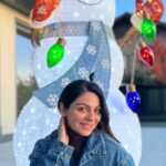 Neeru Bajwa Instagram - Snowman ⛄️ #trailer out tomorrow 5 pm! Releasing #dec2 @gippygrewal @jazzyb @aman_khatkar @officialranaranbir @jaymvincent @arshikhatkar @romy7669 @cia.artistry @truerootsproductions @jashankarandeepsinghdeol