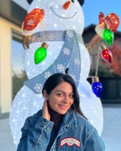 Neeru Bajwa Instagram - Snowman ⛄️ #trailer out tomorrow 5 pm! Releasing #dec2 @gippygrewal @jazzyb @aman_khatkar @officialranaranbir @jaymvincent @arshikhatkar @romy7669 @cia.artistry @truerootsproductions @jashankarandeepsinghdeol