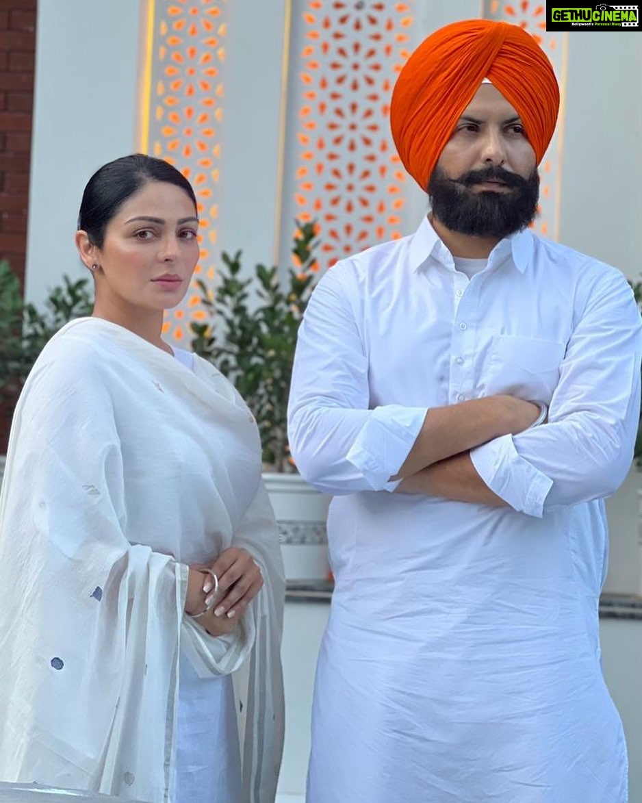 Neeru Bajwa Instagram - EJDK…Chal Jindiye playing successfully in a theatre near you🙏🏼 #arshveer #mehtab @neerubajwa @ghuggigurpreet @kulwinderbilla @officialjassbajwa @aditidevsharma @officialrupinder_rupi @udaypratapofficial @jagdeepsinghwarring @thite_santosh @harrykahlon19 @munishomjee @binnu_sharma @sukhjeetjaito @praveenaawara @itsneerubajwaentertainment #ghaintboysentertainment