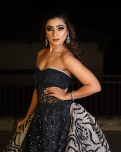 Neha Marda Instagram - The feeel ..✨

For @rosecreationsludhiana 
💍 @santramsjewelry 
📸 @reekphotography
#nehamarda