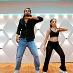Neha Marda Instagram – Double trouble on the dance floor ! 😋 @nehamarda 🔥🔥

DC – @akshayjainofficial 
Shot & Edit – @akashyadavcreations 🔥
Studio – @aaa_studio_123 🔥
.

#dilbara #newtrend #trending #dancewithakshayjain #akshayjainchoreography Mumbai, Maharashtra