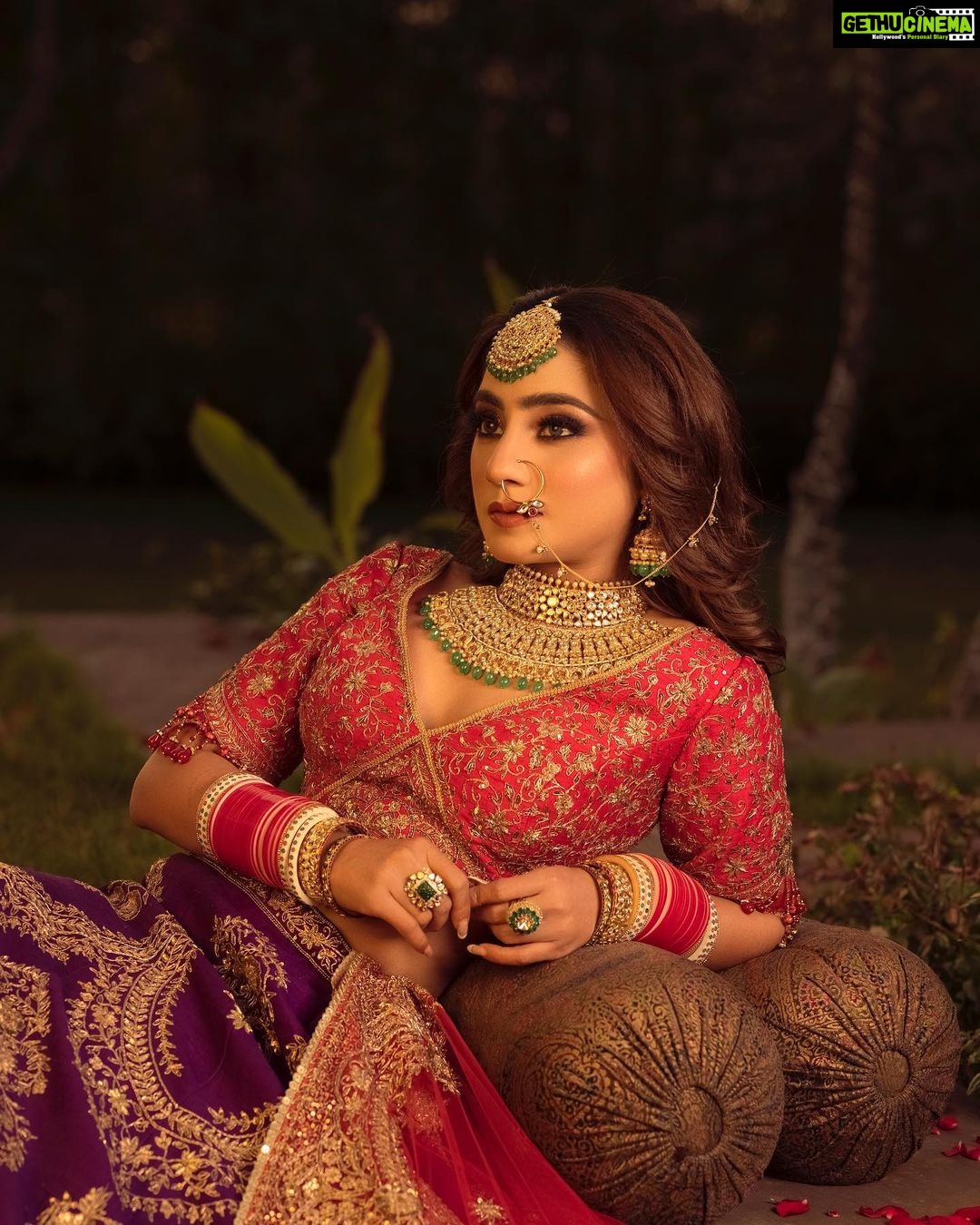Neha Marda Instagram - Wearing @rosecreationsludhiana 💍 @santramsjewelry 📸 @reekphotography